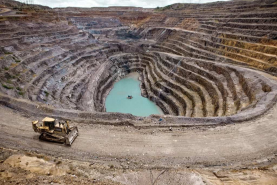 Mientras dice que no hay plata para jubilados y discapacidad: El Gobierno elimina retenciones a la minería.